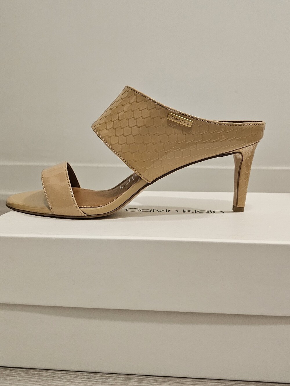 Calvin Klein Cecily Heels Women Size 8.5 Snakeskin Patent Mules